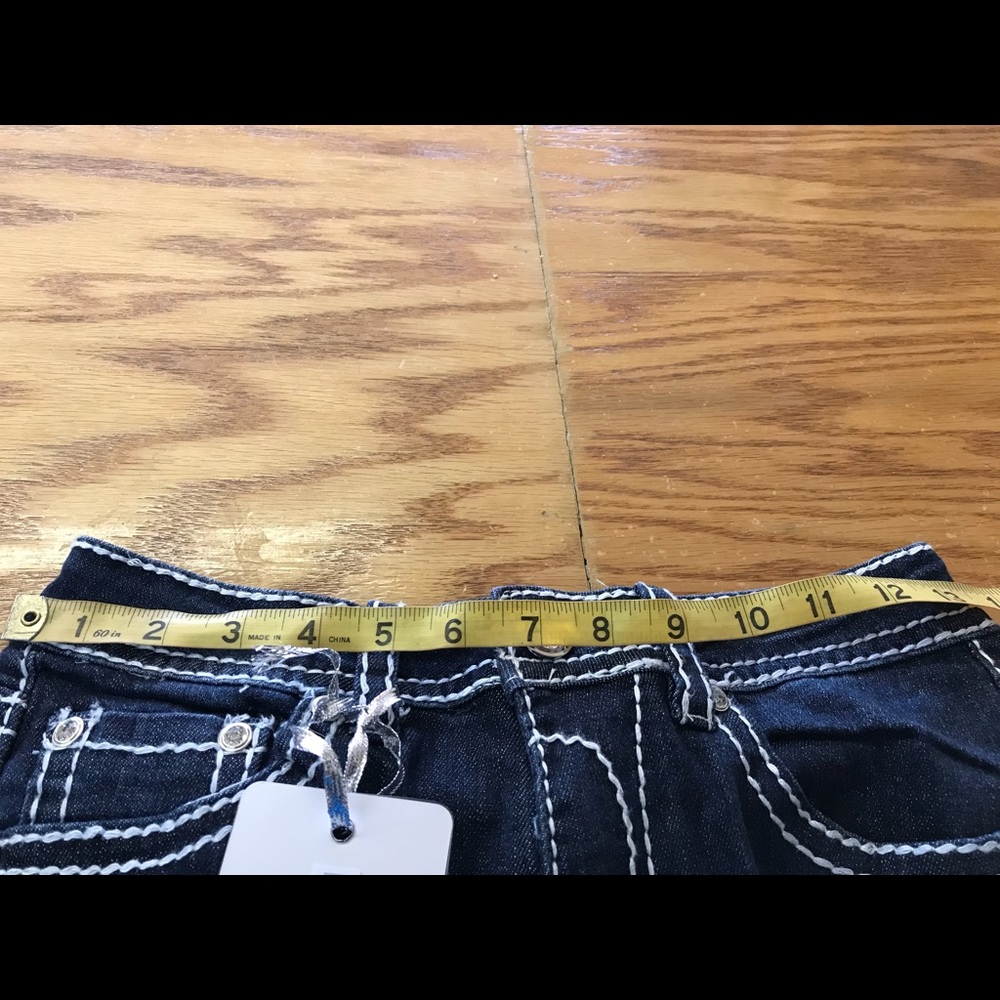 CLOSET CLEAR OUT! Sassy Rose Embellished Jeans - Picture 6 of 7